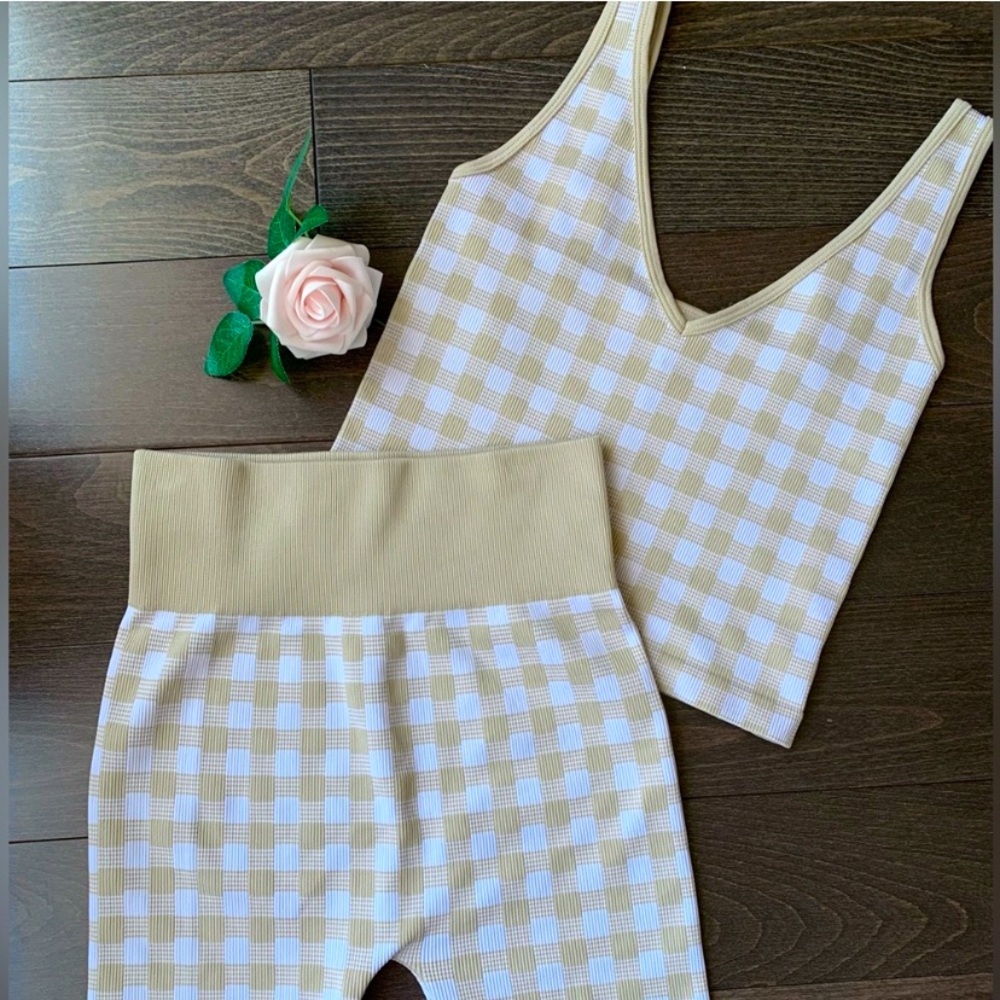 NWOT Aura Gingham Active Set